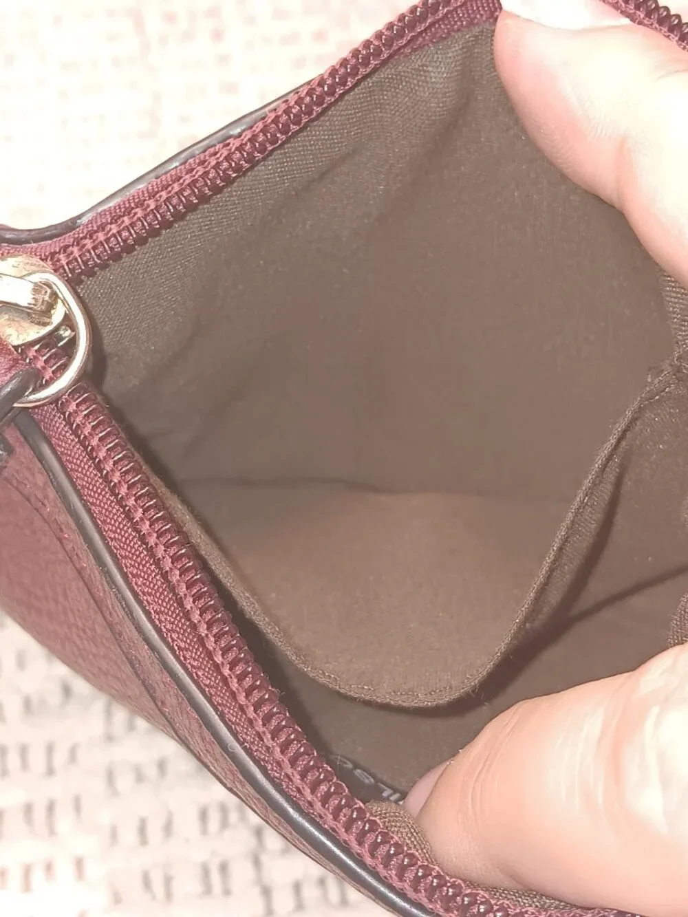 Wilsons Leather Burgundy Cashwrap Distressed Wristlet Coin Purse Clutch